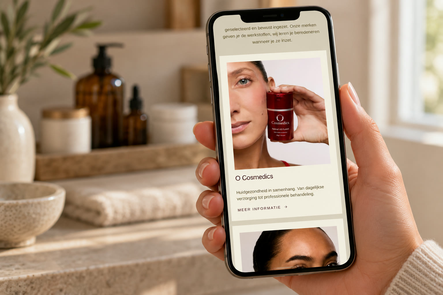 De merkenpagina van NovaDerm Group op een telefoon