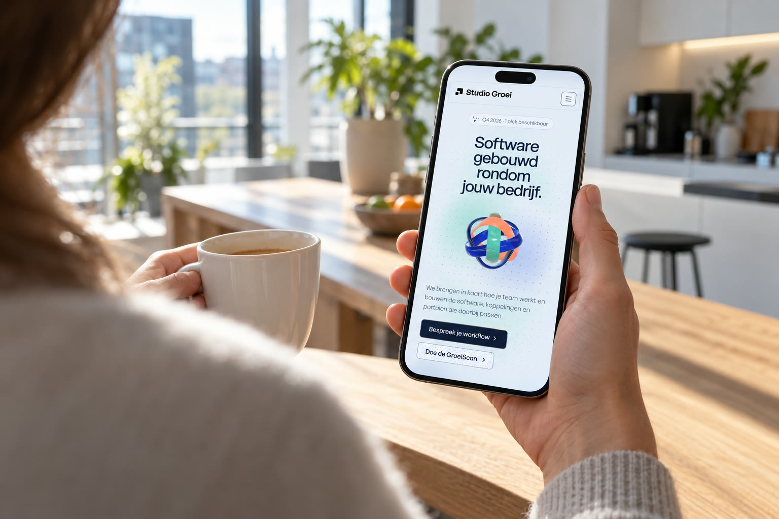 De Studio Groei website op een telefoon